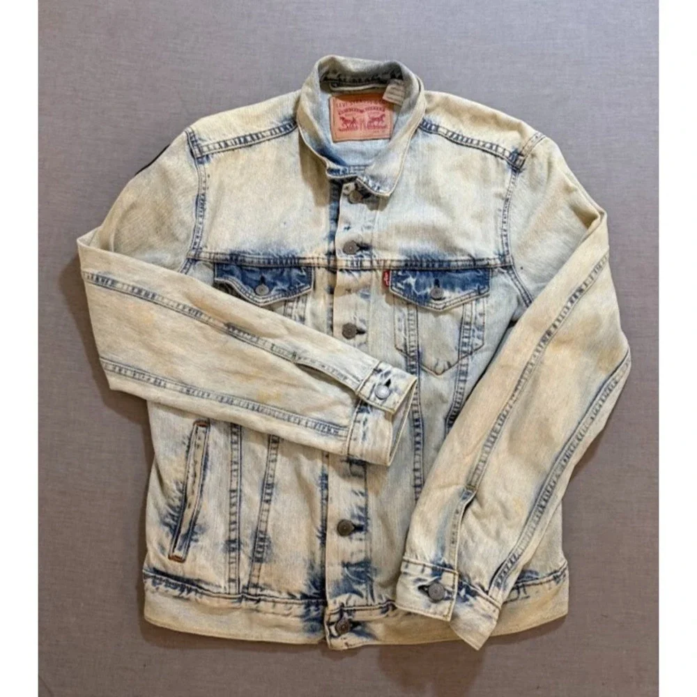 Levi's Trucker Jacket‎ Adult Medium Blue Denim Patched Button Long Sleeve.